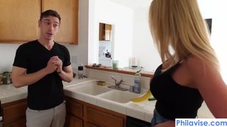 My new step mom decided to pull out my cock - Sex Family video