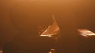 Jasmine Truong - Chuzaja vojna (2014) celeb splendid movie