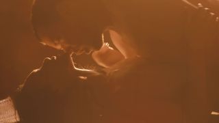 Jasmine Truong - Chuzaja vojna (2014) celeb splendid movie