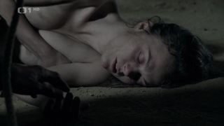 Petra Tenorova naked - Labyrint s01e03 (2015)