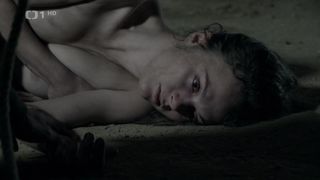 Petra Tenorova naked - Labyrint s01e03 (2015)