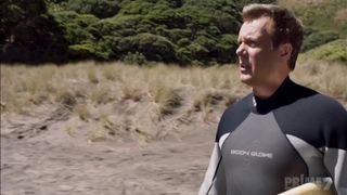 Emma Leonard - 800 Words s01e01 (2015)