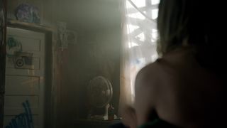 Yana Gold (Yana Guitberg) - Bitten s01e01 (2014) celeb sumptuous movie