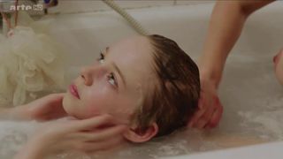 Edith Van Malder naked - Paul et Virginie (2014)