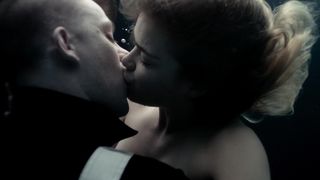 Gemita_Samarra nude -_Pressure (2015)