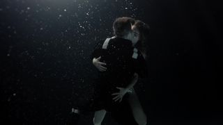 Gemita_Samarra nude -_Pressure (2015)