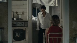 MILF seduces a young boy. Deborah Secco nude in Boa Sorte (2014)