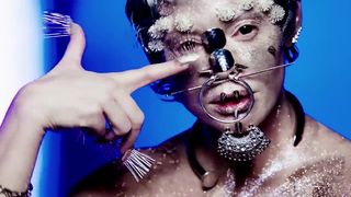 Rose_McGowan_-_RM486 (2015)