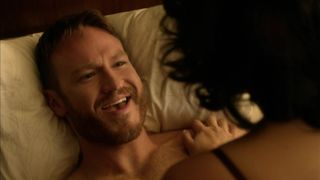 Alice Hunter, Jenny Slate – Building of Lies s03e05 (2014) actress braless episodes