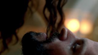 Louise Barnes, Jessica Parker Kennedy – Ebony Sails s01e04 (2014) celebs steamy vid episode