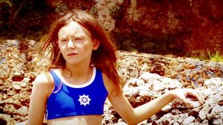 Publlic Nudity on the Beach. Natalia Avelon nude - Alles Inklusive (2014)