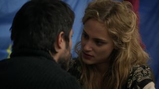 Nora Arnezeder, Lola Kirke - Mozart in the Jungle s01e09 (2014) celeb luxurious