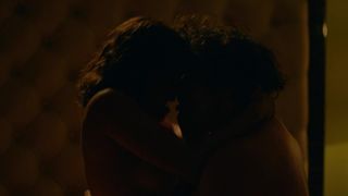 Paulina_Gaitan_-_Narcos_s01e05-08 (2015)