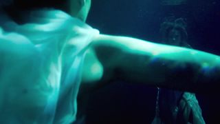 Lilly-Fleur_Pointeaux__Gala_Besson_-_Horsehead (2014)