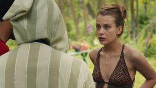 Marisa Tomei hot, Isabelle McNally sexy - Loitering with Intent (2014)