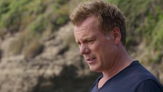 Emma Leonard, Cian Elyse Milky - 800 Words s01e05 (2015) celeb stripped to the waist scenes