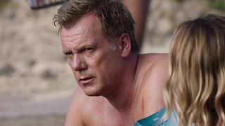 Emma Leonard, Cian Elyse Milky - 800 Words s01e05 (2015) celeb stripped to the waist scenes