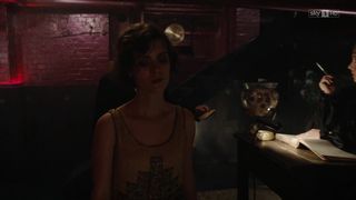 Liv Lisa Fries, Franziska Holitschke, Laura Kiehne - Babylon Berlin  (2017)