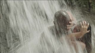 Adriana Ugarte_-_Palmeras_en_la_nieve (2015) Celeb Sex Intercourse Scenes(on the beach)