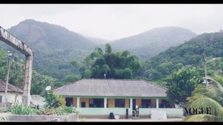 Rihanna killer - Vogue_Brasil._Behind_The_Scenes (2014)