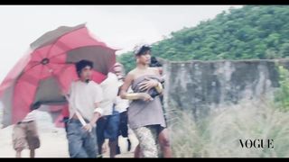 Rihanna killer - Vogue_Brasil._Behind_The_Scenes (2014)