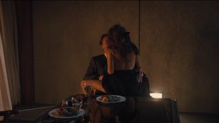 Sienna_Miller_-_High-Rise (2015)