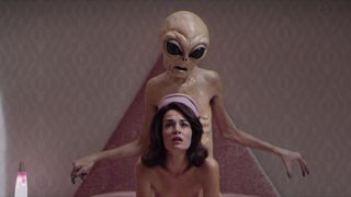 Sara Rivero nude - Lo siento mi amor (2018)