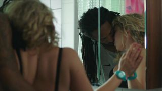 Fanni Metelius naked - Hjartat (2018)