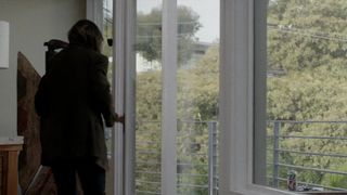 Amanda Peet sans bra - Togetherness_s01e06-08 (2015) nudity beautiful