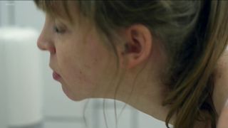 Sarah Lefevre nudity - Paul est la (2017)