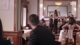 Anna Grisebach nackte. Public nudity Scene. Die unsichtbare Frau (2019)