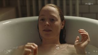 Liv Lisa Fries, Leonie Benesch - Babylon Berlin s02e01 (2017) Censored celebs episodes