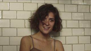 Liv Lisa Fries, Leonie Benesch - Babylon Berlin s02e01 (2017) Censored celebs episodes