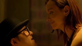 Ines De Tavira, Gloria Toba, Tato Alexander - El Alien y yo (2016) Naked "without bra" episode