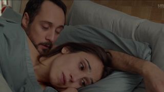 Cunnilingus movie scene. Silvia D'Amico nude - L'ospite (2018)