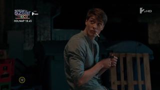 Patricia Kovacs, Csenge Szilagyi, Vivien Rujder - Korhataros Szerelem s01 (2017) killer bedroom scene