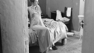 Lena Munchow, Lisa Charlotte Friederich - Fritz Lang Der Andere in uns (2016) Nude vid episode