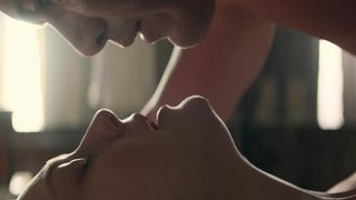 Dakota Fanning, Pink McEwan naked - The Alienist s02e05-07 (2020)