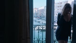 Nadia Tereszkiewicz, Valeria Bruni-Tedeschi, Juliet Doucet - Seules les betes (2019) celebrity lezzie episodes