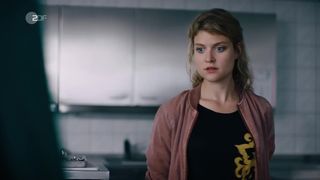 Odine Johne nude - Erzgebirgskrimi Todlicher Akkord (2020)