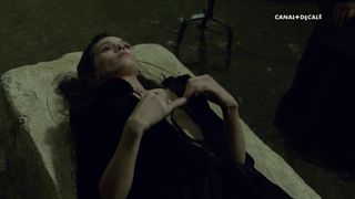 Anna Brewster - Versailles s02e09-ten (2017) Naked video episode