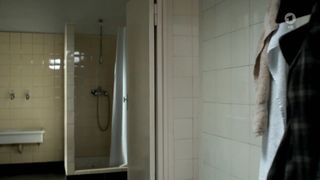 Annika Kuhl hot in the bathroom scene - Tatort (2015)