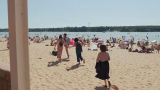 Safinaz Sattar, Tamar Amit-Joseph - Unorthodox s01e01 (2020) killer stripped to the waist scenes