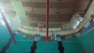 Tereza Brodska - Jak si nepodelat zivot s01e03 (2019) Warm film scenes