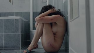 Maria Debska naked - Zabawa, zabawa (2018) Bathroom Nudity Scene