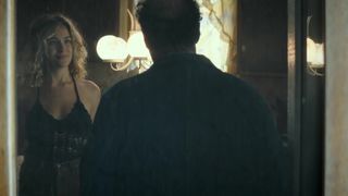 Sarah Gadon, Lola Kirke, Hong Chau fabulous - Yankee Chick (2019)