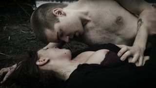 Rebecca Angiulli - Hvid Pest (2017) Nude adult video scene