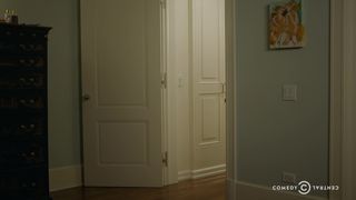 Ilana Glazer, Abbi Jacobson - Wide City s04e08 (2017) celebs bra-less scenes