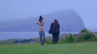 Clara Pais - Phantom Islands red-hot vid scene (2018)