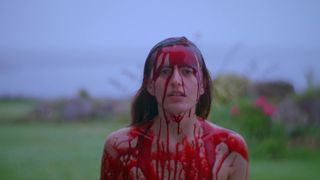 Clara Pais - Phantom Islands red-hot vid scene (2018)